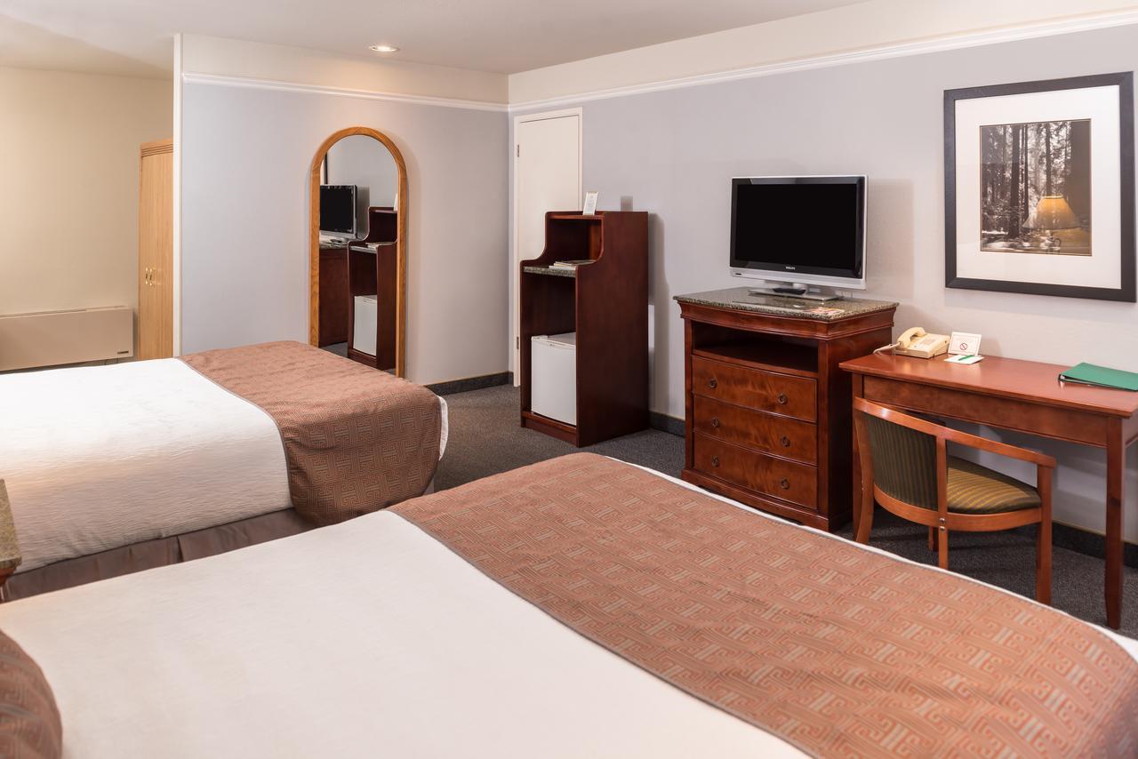 Laurel & Conference Center Hotel 3*