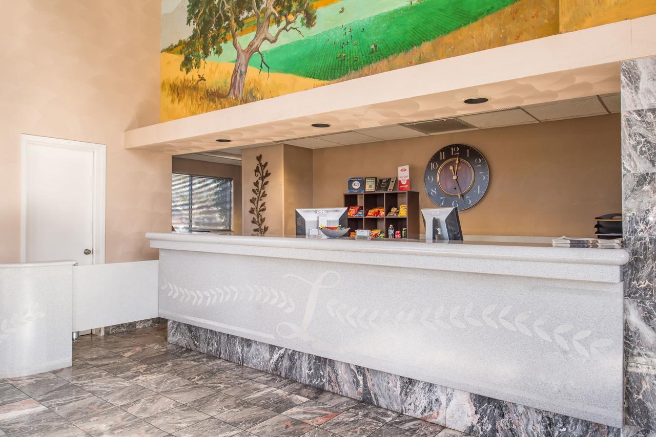 Hotel Laurel & Conference Center Salinas