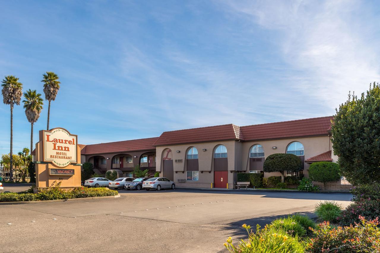 Laurel & Conference Center Hotel